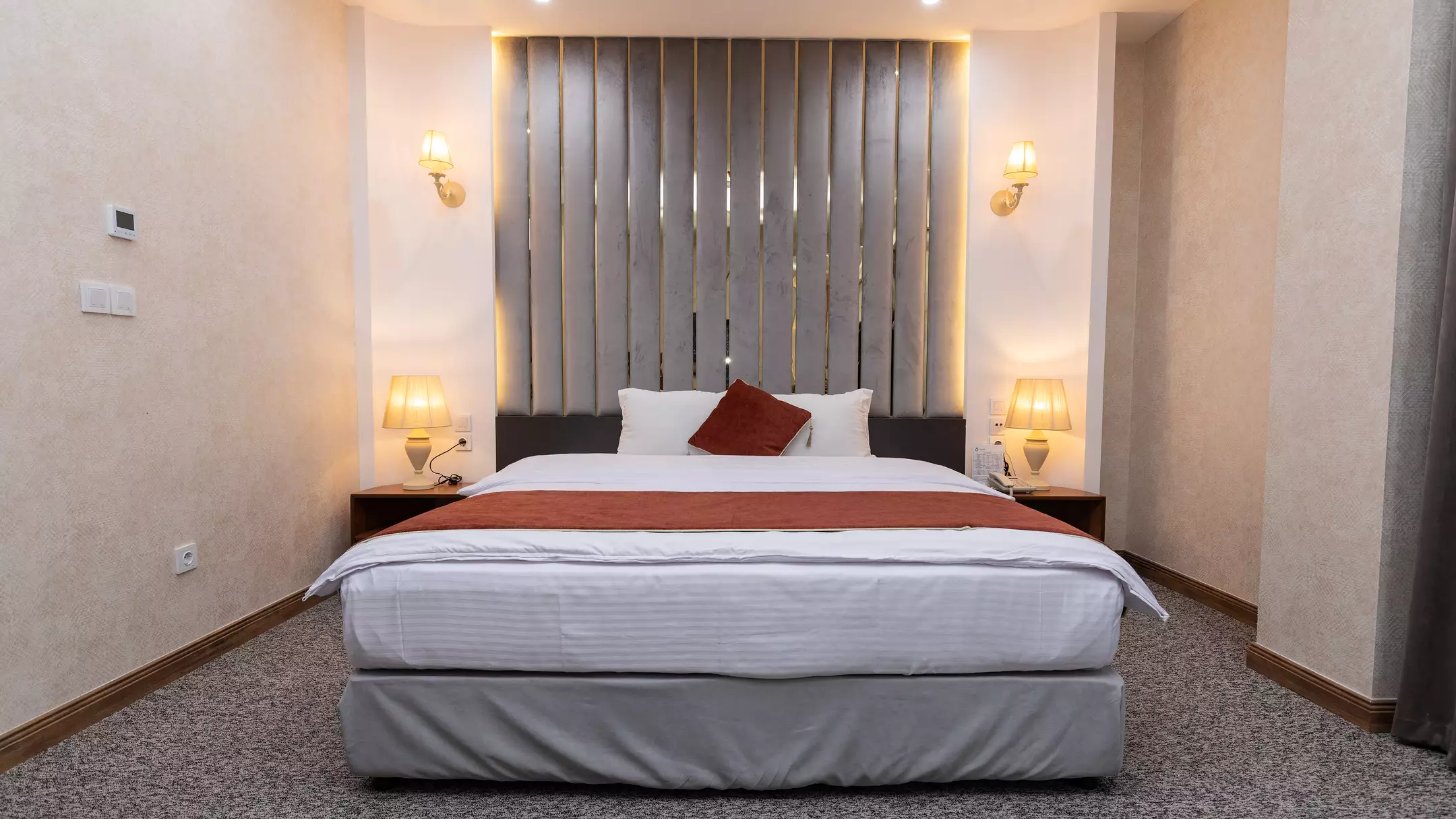 Alibaba https://cdn.alibaba.ir/ostorage/hotel-accommodation-images/674482667e75320ec907eff7_هتل یاکاموز - اتاق دوتخته دبل (فیستا) (1).webp